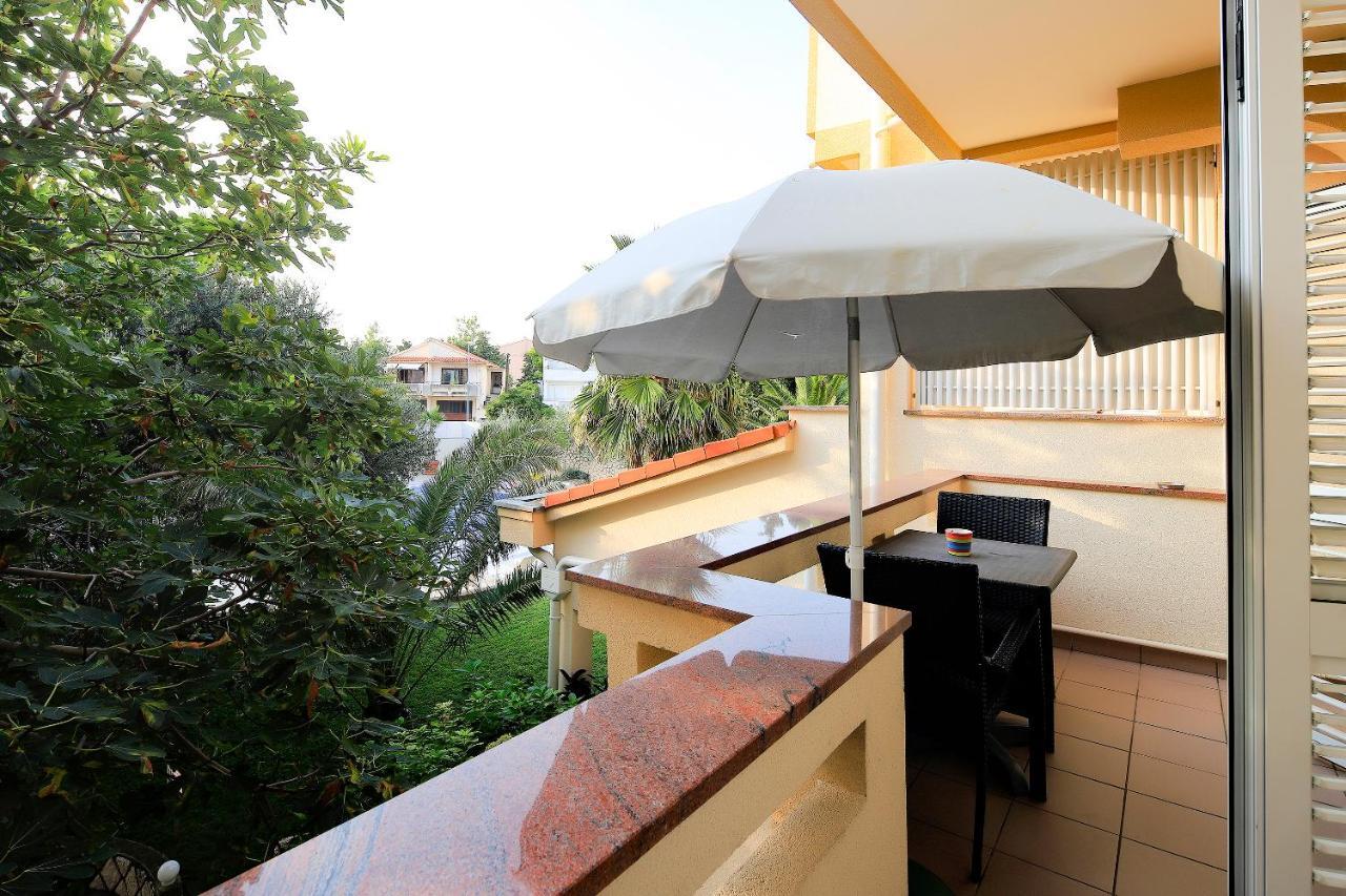 Resort Trcol Novalja Exterior photo